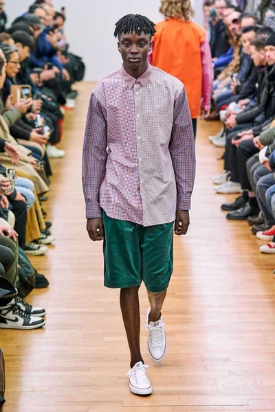 Look 19